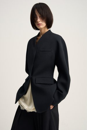 ヴェニカ/VenicaのContour Shape Jacket(110800/110801)