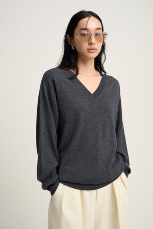 ヴェニカ/VenicaのVneck wool knitpullover(110300/110301)