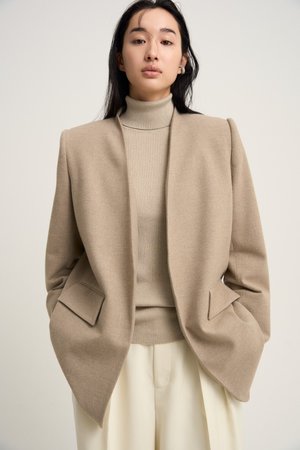 ヴェニカ/VenicaのNocollar power jacket(110800/110801)