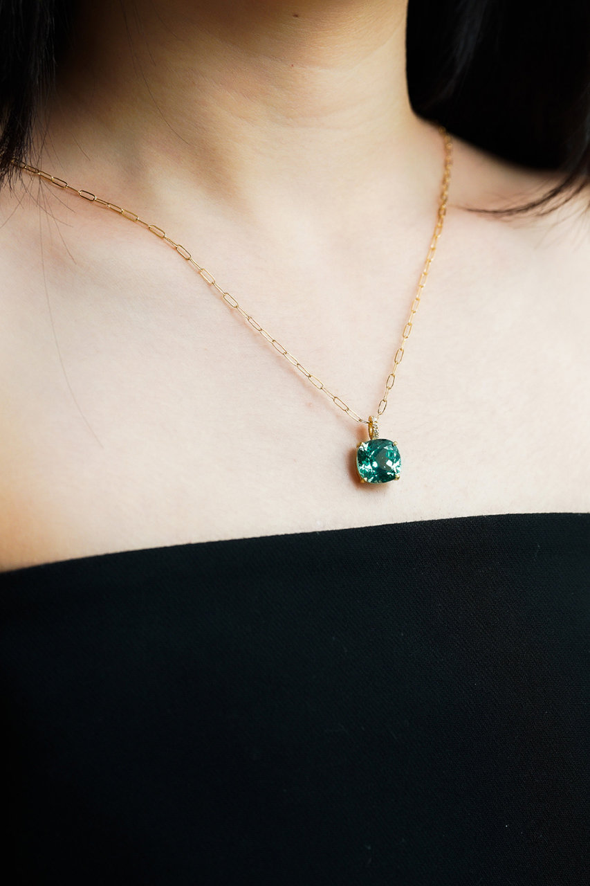 Kui Co. ネックレスチャーム Kui Co.(クイ)｜サファイア チャーム/グリーン① の通販｜ELLESHOP