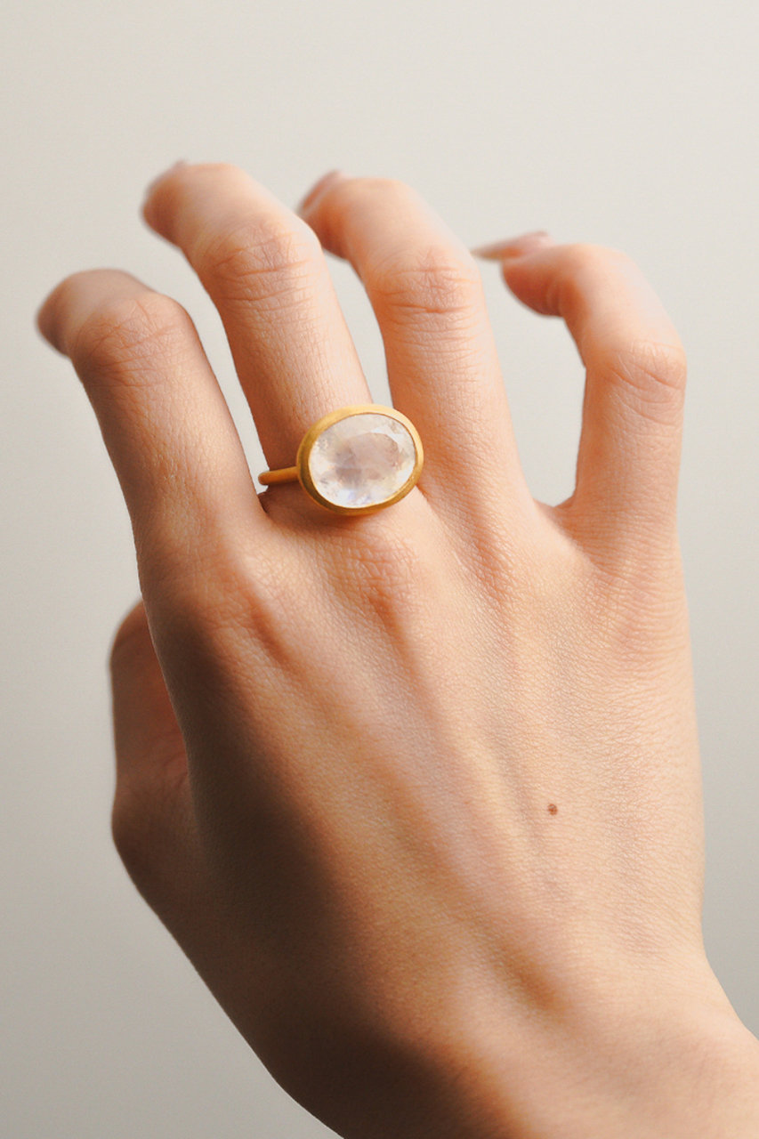 Kui Co.(クイ)｜ムーンストーン リング/ホワイト の通販｜ELLESHOP