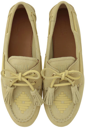 トラル/TORALのタッセル付きメッシュスエードモカシン(130400/130403)