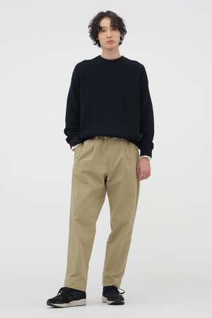 マーガレット・ハウエル メン/MARGARET HOWELL MENのIRREGULAR COTTON TWILL TROUSERS(110600/110601)