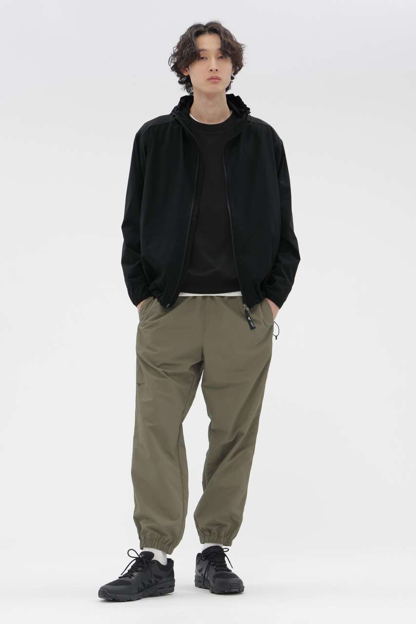 マーガレット・ハウエル メン/MARGARET HOWELL MENのWATER REPELENT NYLON POPLIN TROUSERS(カーキ/5796145001)