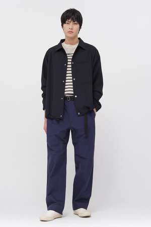 マーガレット・ハウエル メン/MARGARET HOWELL MENのCRISP COTTON CHAMBRAY TROUSERS(110600/110601)