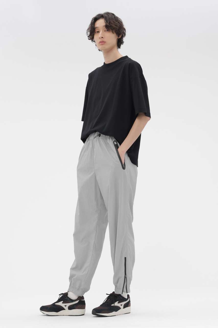 マーガレット・ハウエル メン/MARGARET HOWELL MENのRECYCLED LIGHTWEIGHT NYLON POPLIN TROUSERS(グレー/5796145005)
