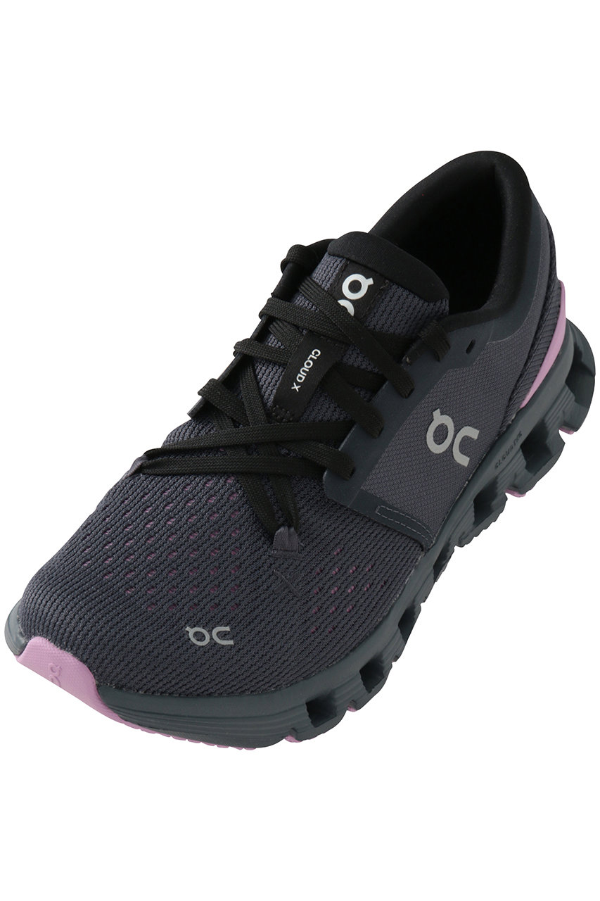 オン/OnのCloud X 4 スニーカー(ネイビー/サクラ/3WE30074422)