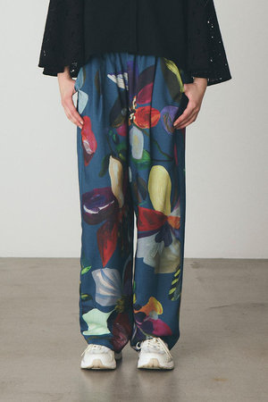 ジュン オカモト/JUN OKAMOTOのフラワーモチーフプリント ストレートパンツ(110600/110601)