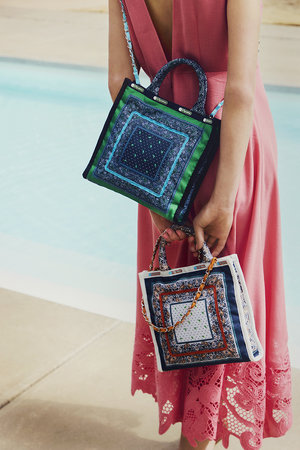 レスポートサック/LeSportsacの【4/15 0:00販売開始】【LeSportsac Atelier】スモールチェーントート(120200/120201)