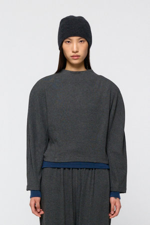 アモーメント/AMOMENTOのJERSEY PADDED モックネック トップス(110100/110103)