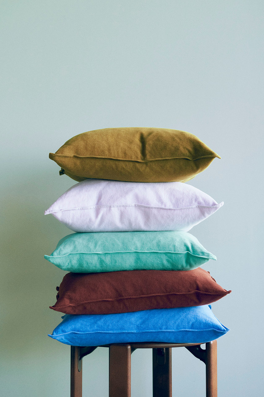 HAY(ヘイ)｜Linen Cushion 50×50/オリーブ の通販｜ELLESHOP・(エル