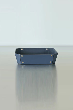 8_TRAY / concrete craft M