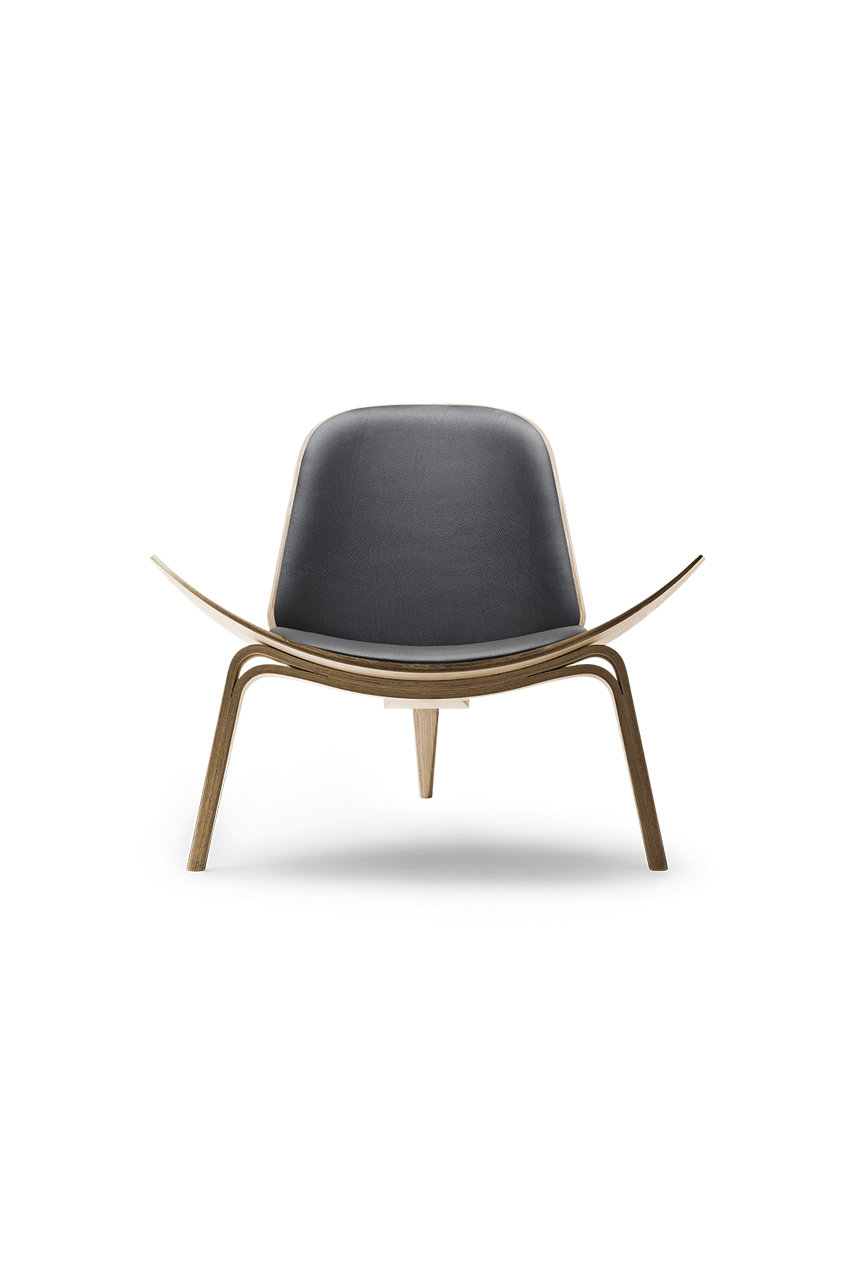 カール・ハンセン＆サン/カール・ハンセン＆サンのCH07 SHELL CHAIR ブラックレザー／オーク／オイル【メーカー取り寄せ】(Thor 301／ブラック/-)