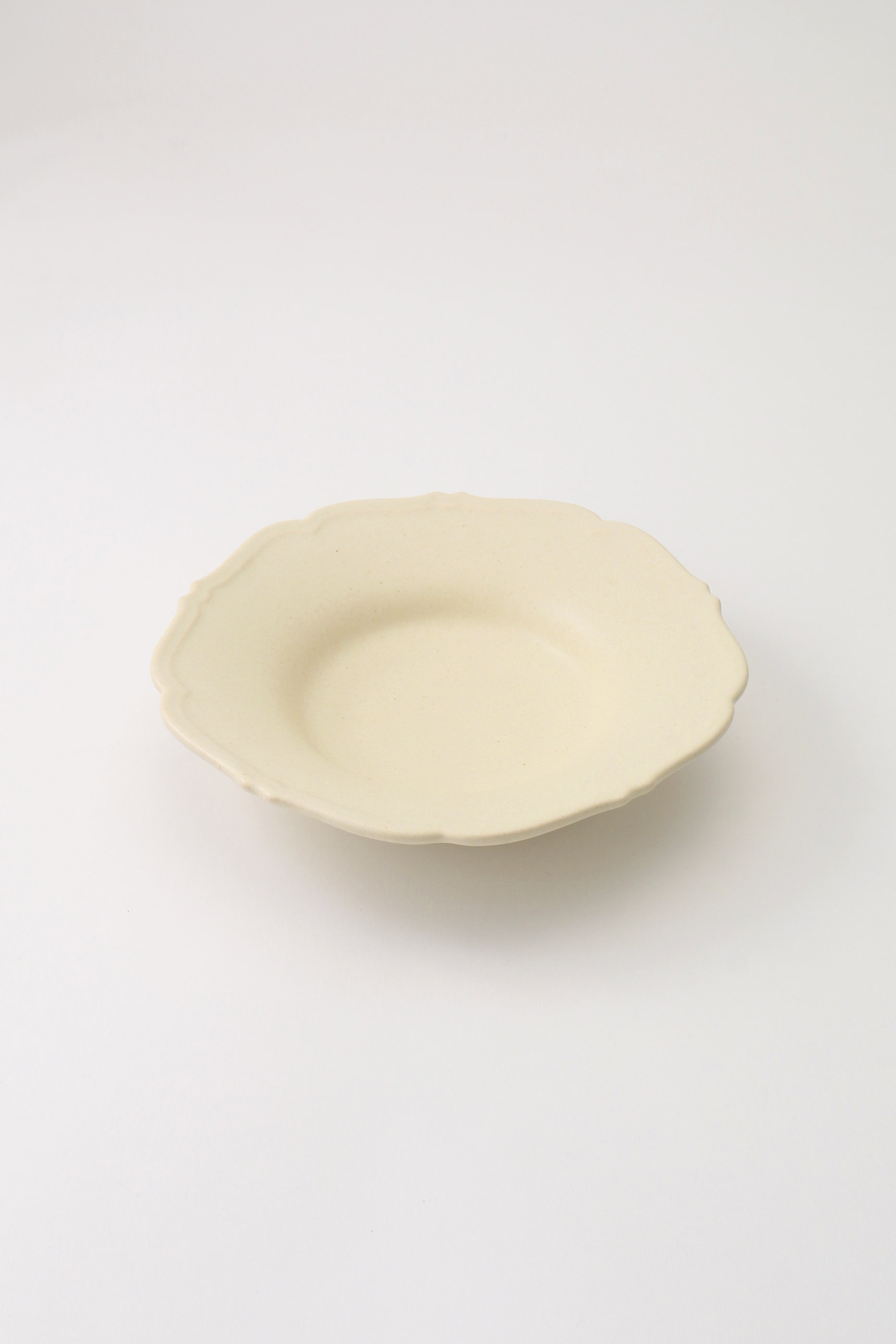 Awabiware あわびウェア 輪花中深皿 2枚 Awabi ware(あわびウェア)｜輪花中深皿/アイボリー の通販