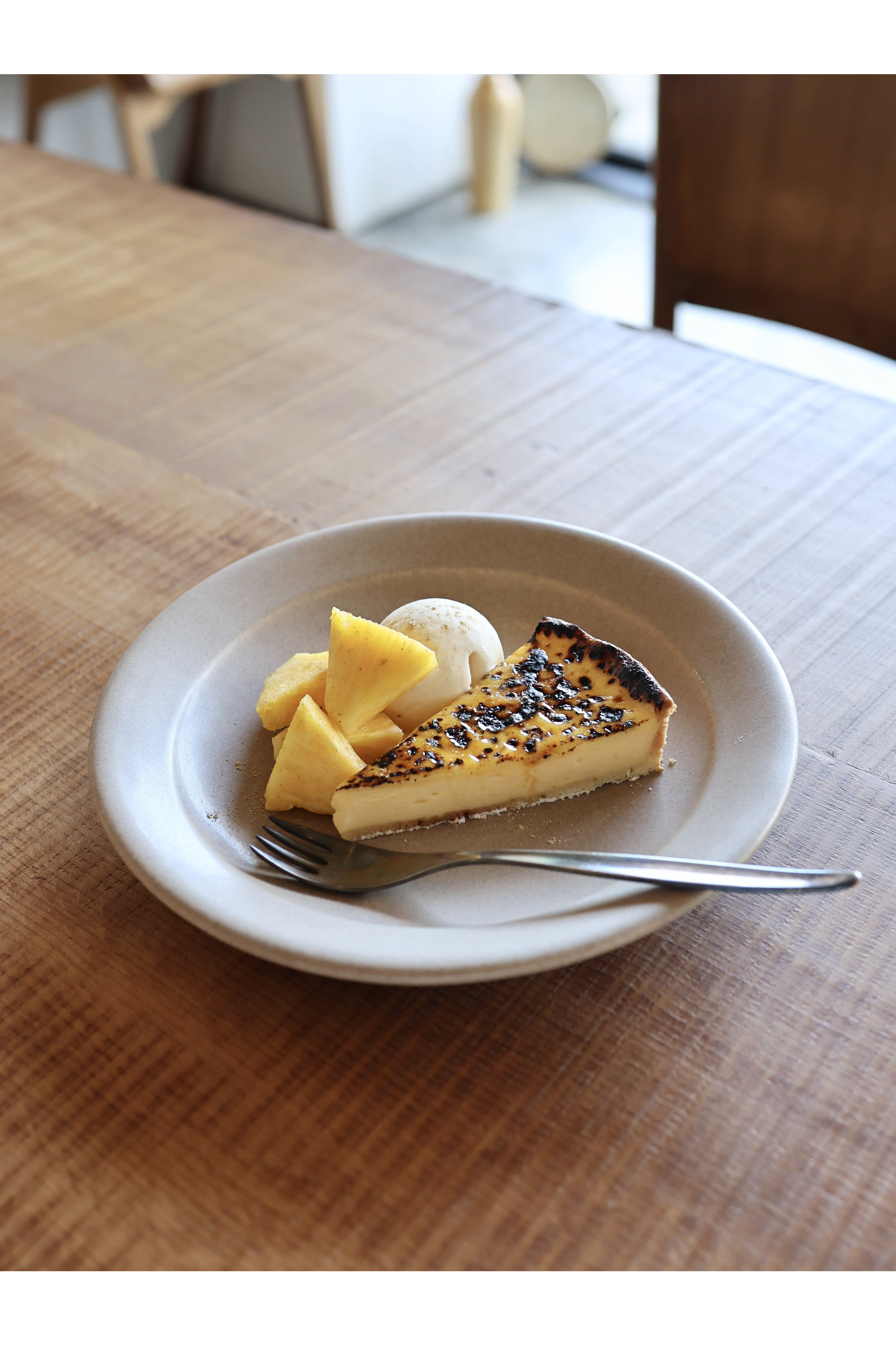 Awabi ware(あわびウェア)｜8寸平成平皿/アイボリー の通販｜ELLESHOP