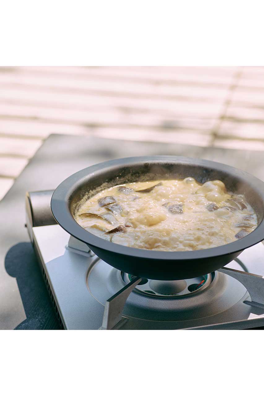 HEGE(ヘゲ)｜Φ250直火深鍋 -Take HEGE Outside-/ブラック の通販