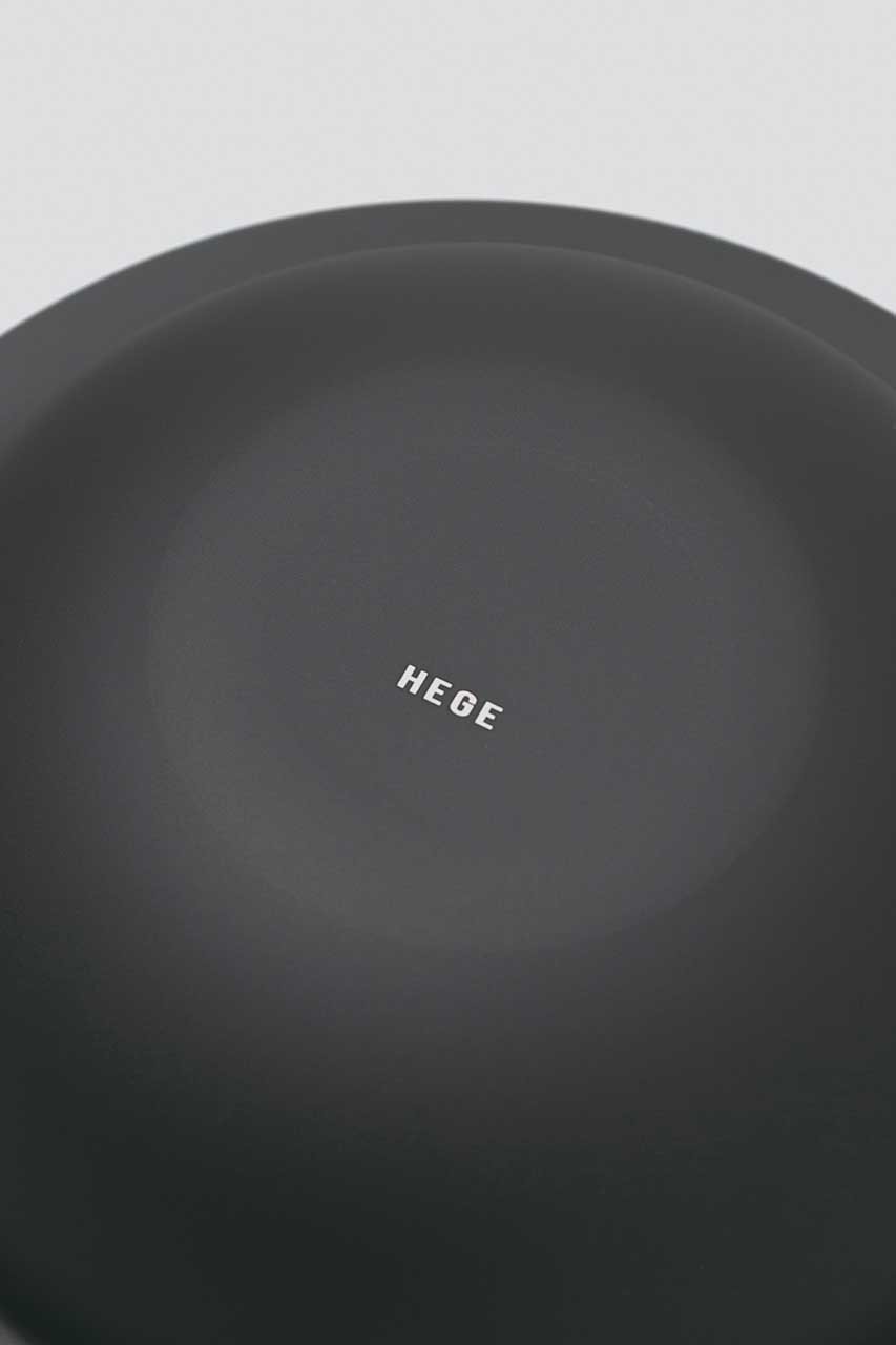 HEGE(ヘゲ)｜Φ250直火深鍋 -Take HEGE Outside-/ブラック の通販