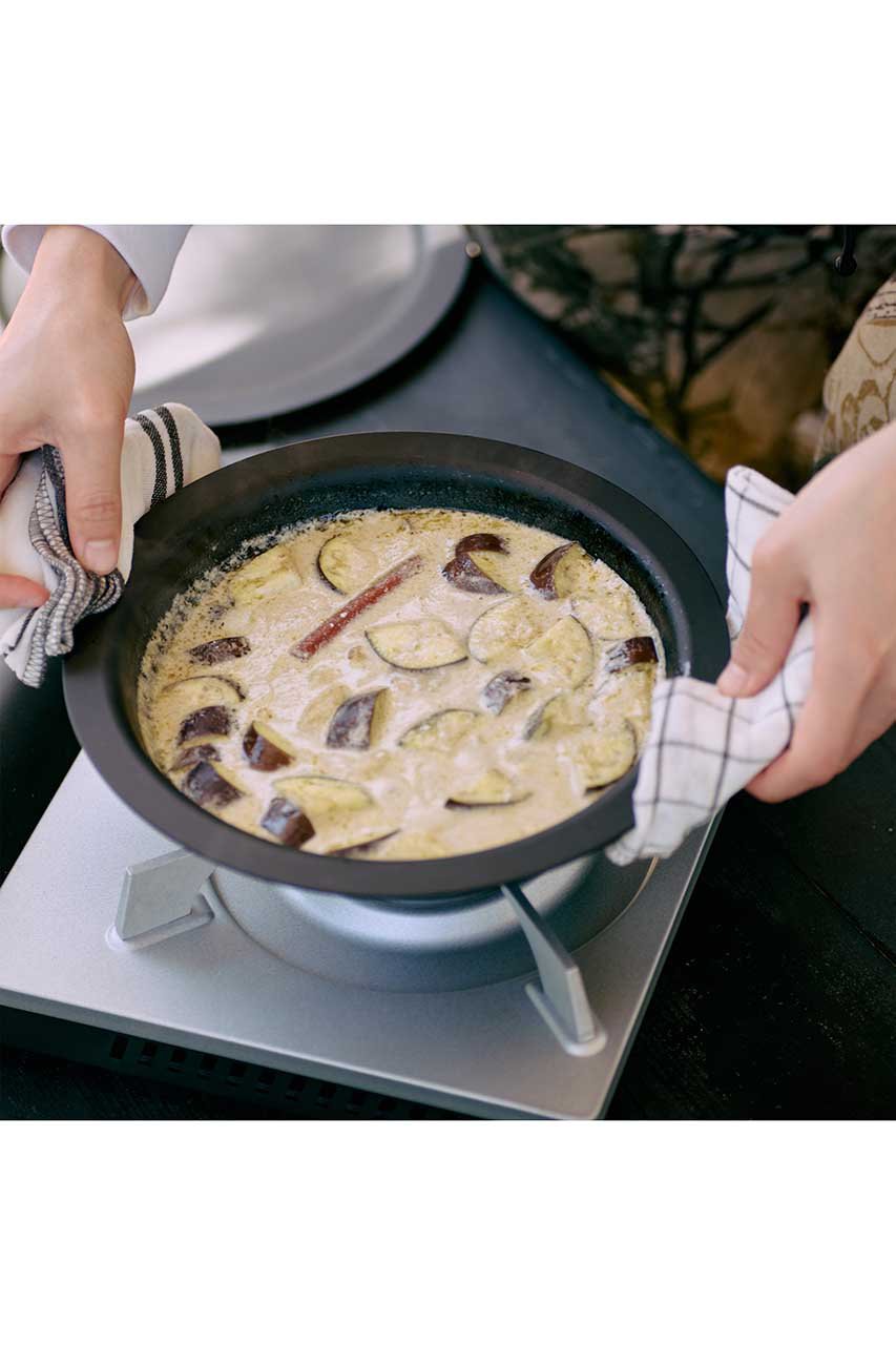 HEGE(ヘゲ)｜Φ250直火深鍋 -Take HEGE Outside-/ブラック の通販