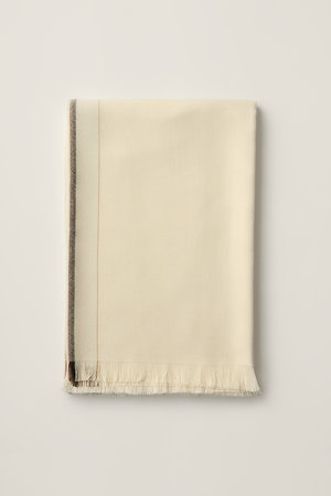 Ecru スロー by Cecilie Manz