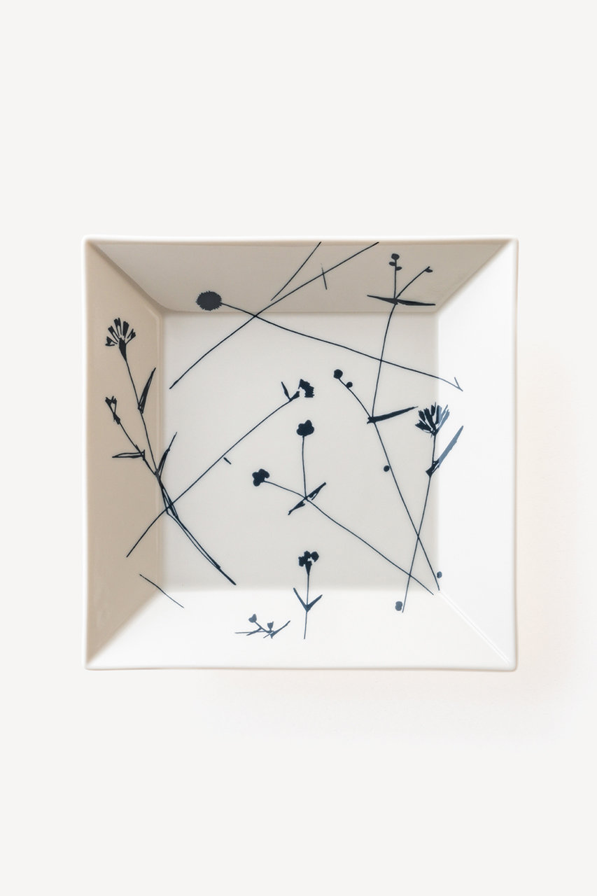 ムスタキビ/MustakiviのMICHIKUSA プレート 角皿20.5cm(-/4589759852550)