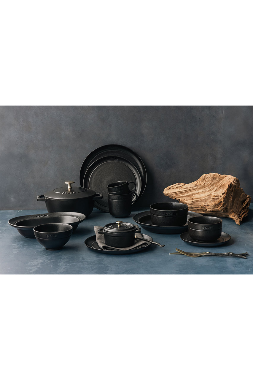 STAUB(ストウブ)｜オーバルプレート/マットブラック の通販｜ELLESHOP